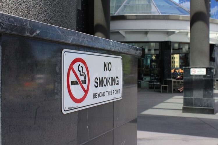 l'interdiction de fumer dans les lieux publics incite à arrêter de fumer